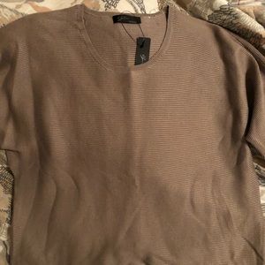 Size 1X tan sweater